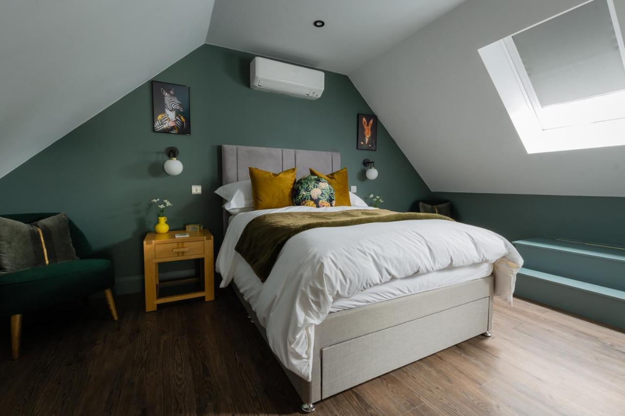Stylish One Bedroom Cotswold Coach House Тетбері Екстер'єр фото