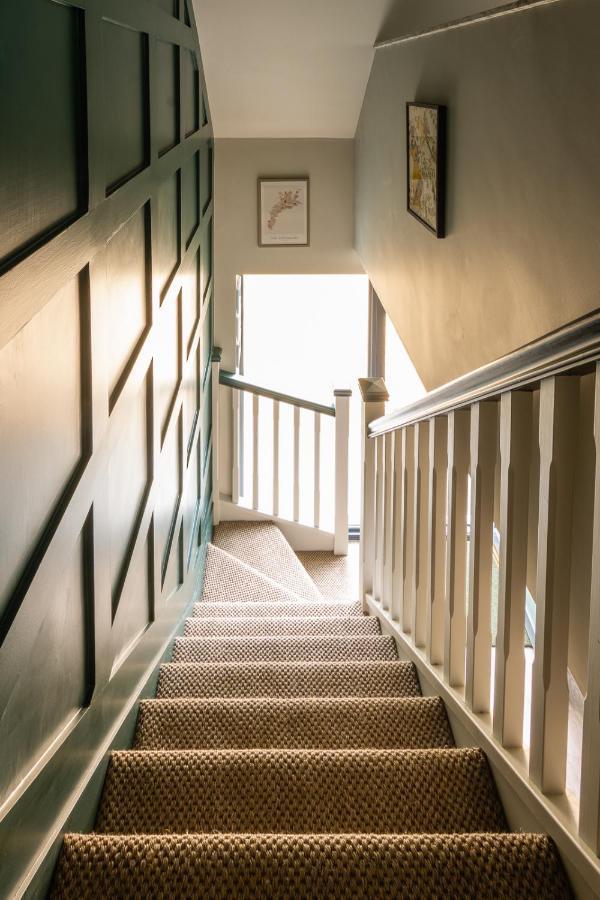 Stylish One Bedroom Cotswold Coach House Тетбері Екстер'єр фото